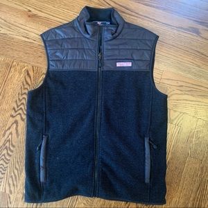 Vineyard Vines Black Channel Quilt Fleece Vest